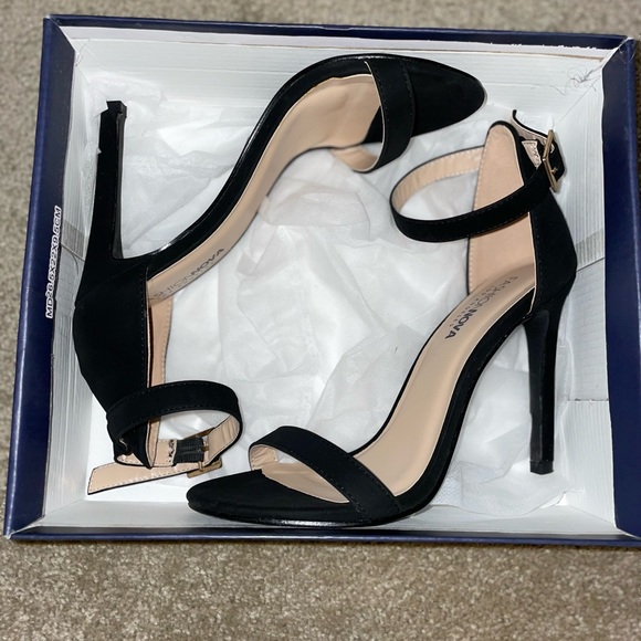 *Fashion Nova* - Picture 3 of 5